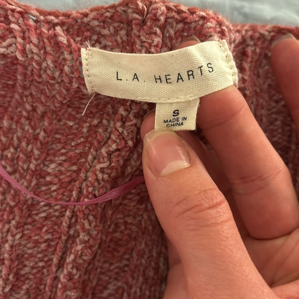 L.A. Hearts cropped pink sweater
